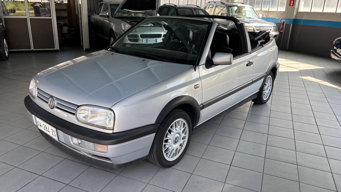 Volkswagen Golf Cabrio 1.6 cat Sport (2)