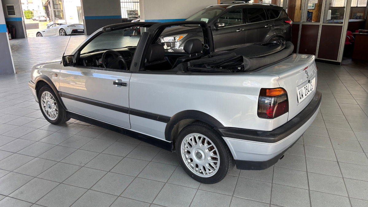 Volkswagen Golf Cabrio 1.6 cat Sport (5)