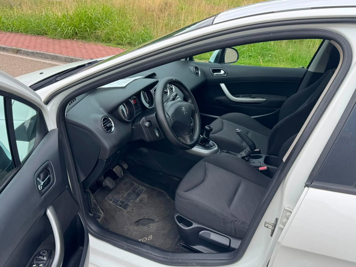 Peugeot 308 1.4 VTi 98CV 5p. Access (11)