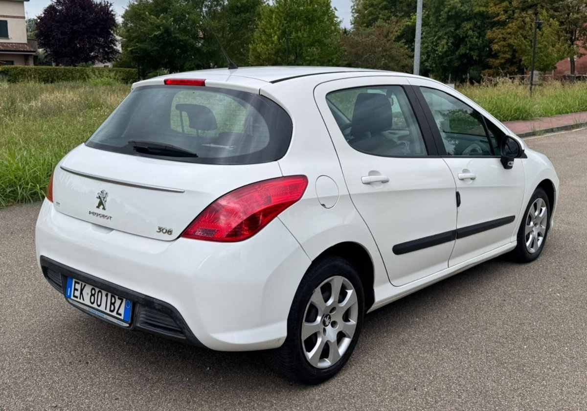 Peugeot 308 1.4 VTi 98CV 5p. Access (15)