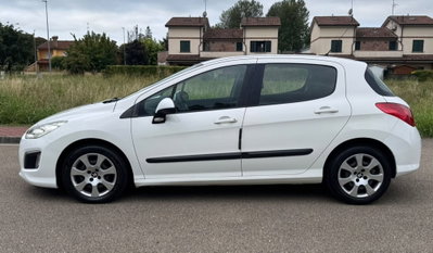 Peugeot 308 1.4 VTi 98CV 5p. Access (18)