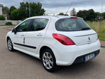 Peugeot 308 1.4 VTi 98CV 5p. Access (19)