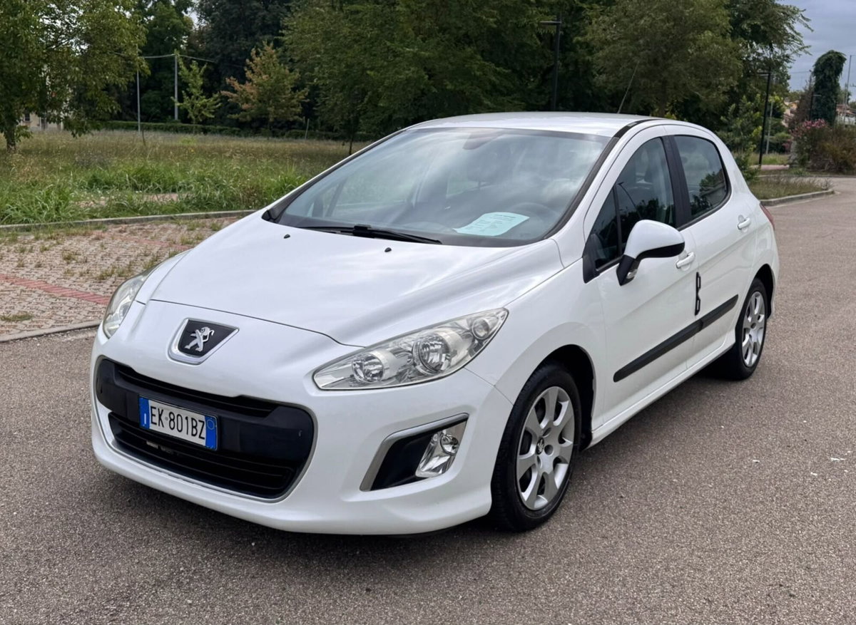 Peugeot 308 1.4 VTi 98CV 5p. Access (2)