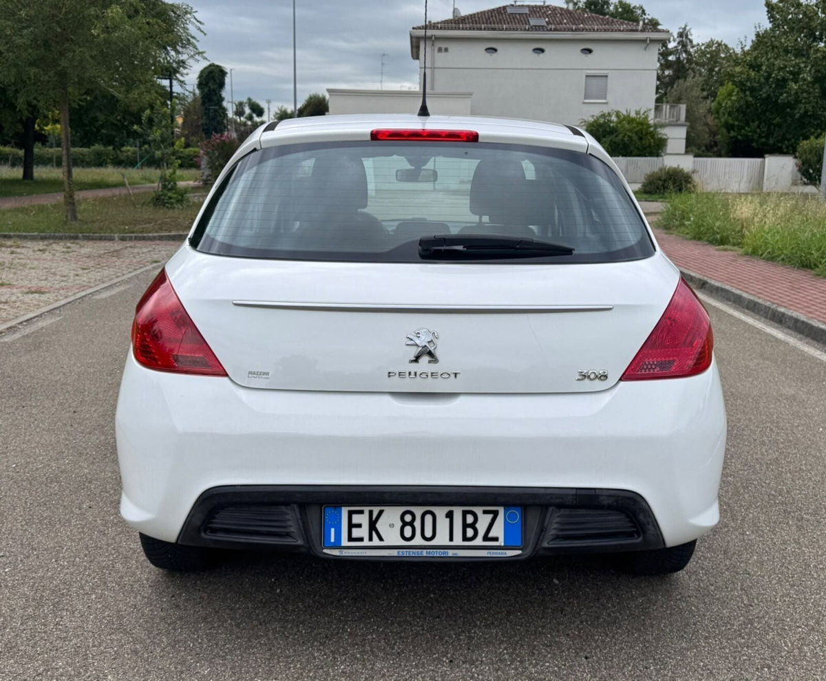 Peugeot 308 1.4 VTi 98CV 5p. Access (20)
