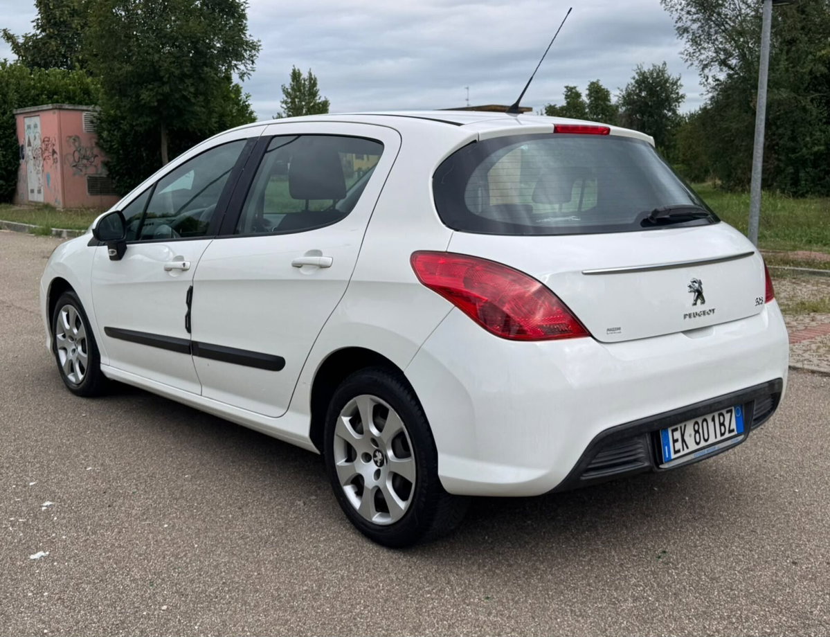 Peugeot 308 1.4 VTi 98CV 5p. Access (4)