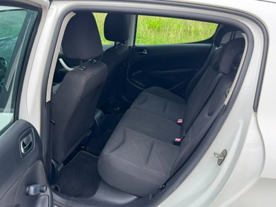 Peugeot 308 1.4 VTi 98CV 5p. Access (6)