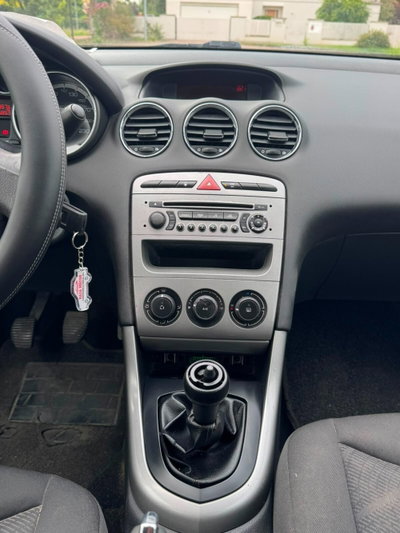 Peugeot 308 1.4 VTi 98CV 5p. Access (8)