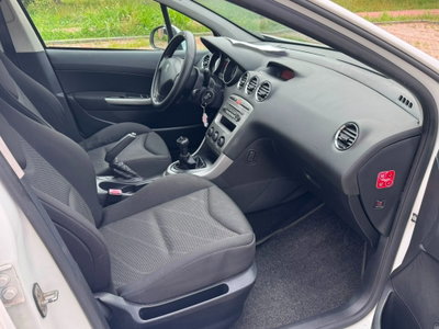 Peugeot 308 1.4 VTi 98CV 5p. Access (9)
