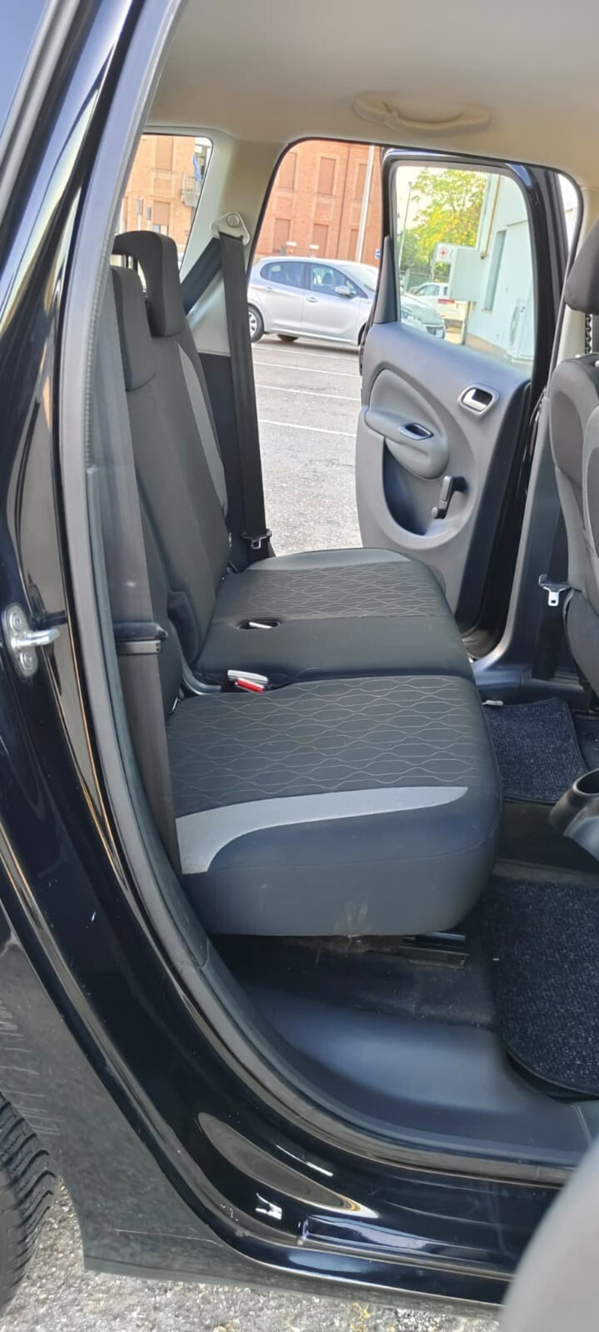 Citroen C3 Picasso 1.6 HDi 90 Exclusive (8)