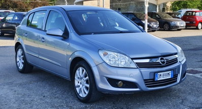 Opel Astra 1.6 16V VVT 5 porte Cosmo usata