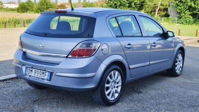 Opel Astra 1.6 16V VVT 5 porte Cosmo (13)