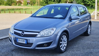 Opel Astra 1.6 16V VVT 5 porte Cosmo (2)