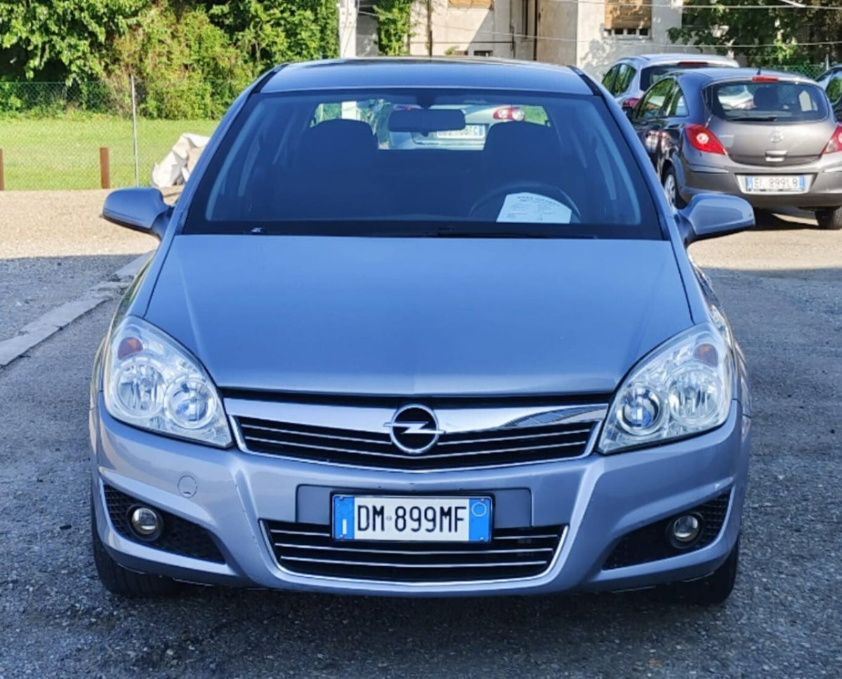 Opel Astra 1.6 16V VVT 5 porte Cosmo (20)
