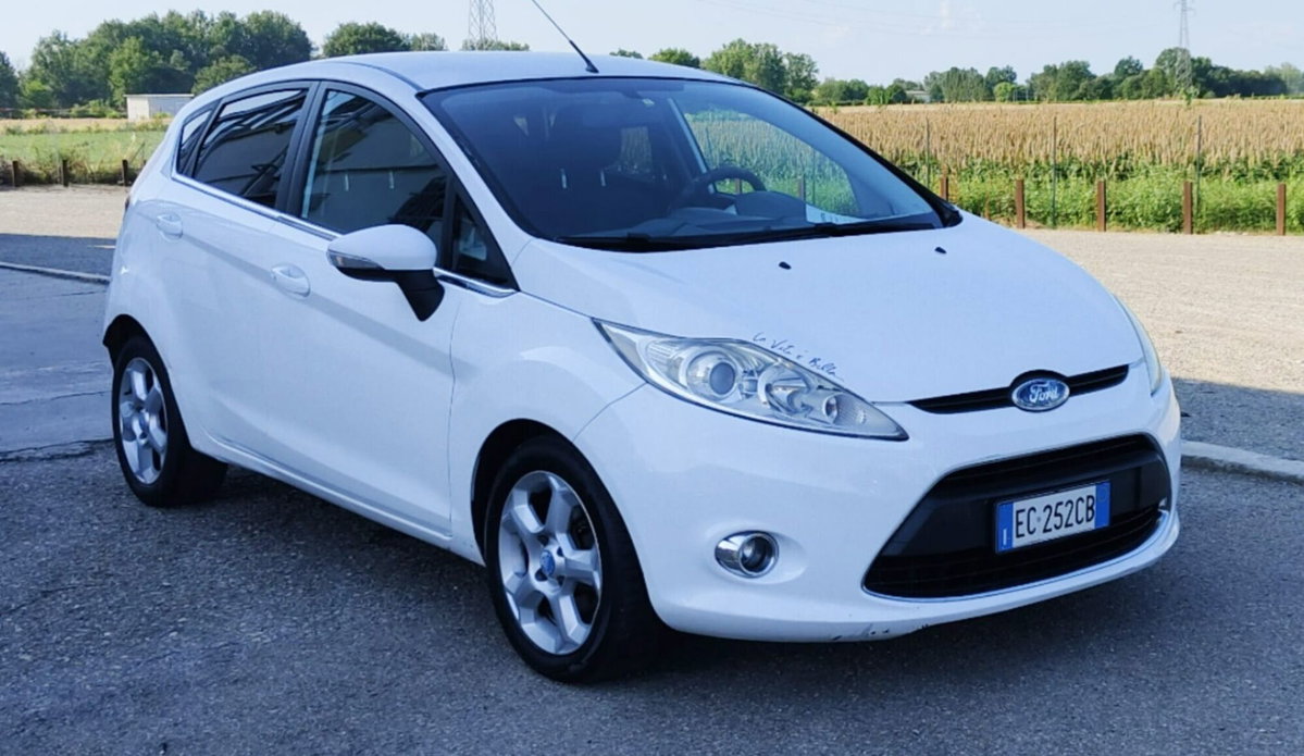 Ford Fiesta 1.4 TDCi 68CV 5 porte Titanium