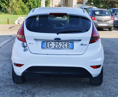 Ford Fiesta 1.4 TDCi 68CV 5 porte Titanium (11)
