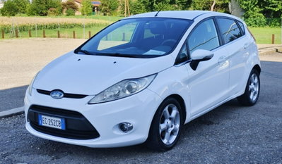Ford Fiesta 1.4 TDCi 68CV 5 porte Titanium (19)