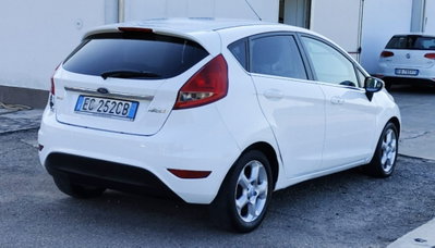 Ford Fiesta 1.4 TDCi 68CV 5 porte Titanium (20)
