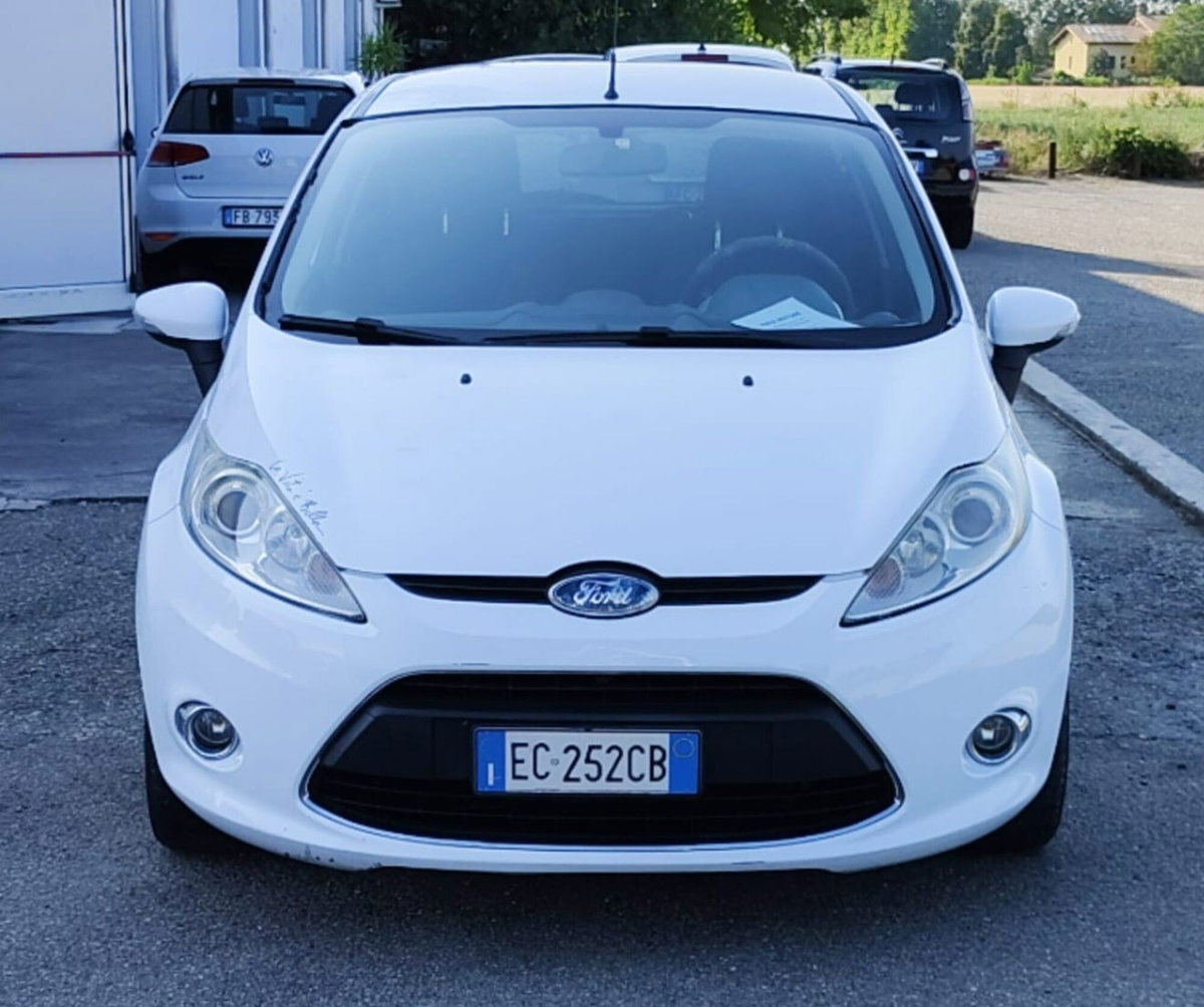 Ford Fiesta 1.4 TDCi 68CV 5 porte Titanium (3)