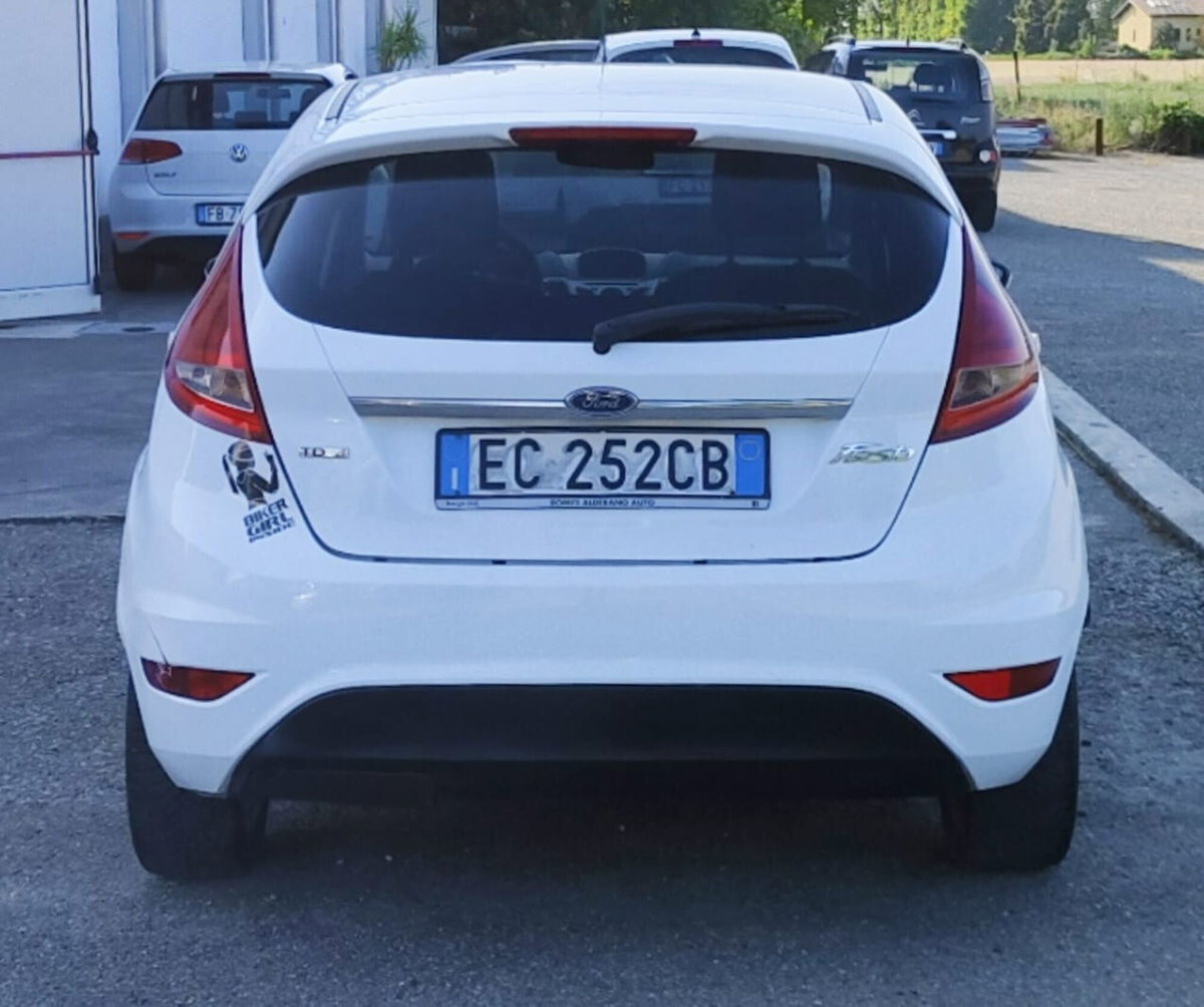 Ford Fiesta 1.4 TDCi 68CV 5 porte Titanium (4)