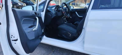 Ford Fiesta 1.4 TDCi 68CV 5 porte Titanium (9)