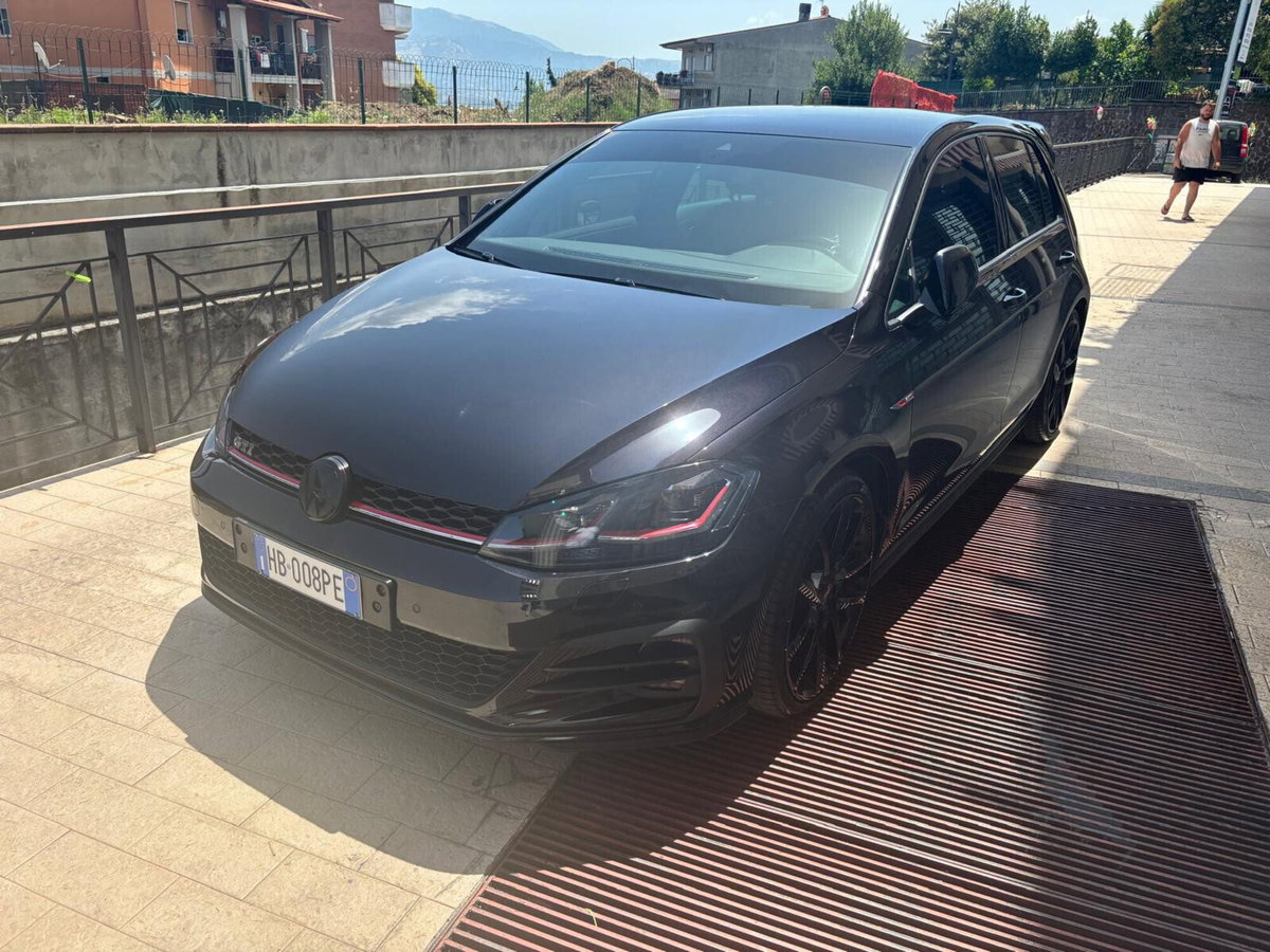 Volkswagen Golf GTI Performance 2.0 245 CV TSI DSG 5p. BMT (2)