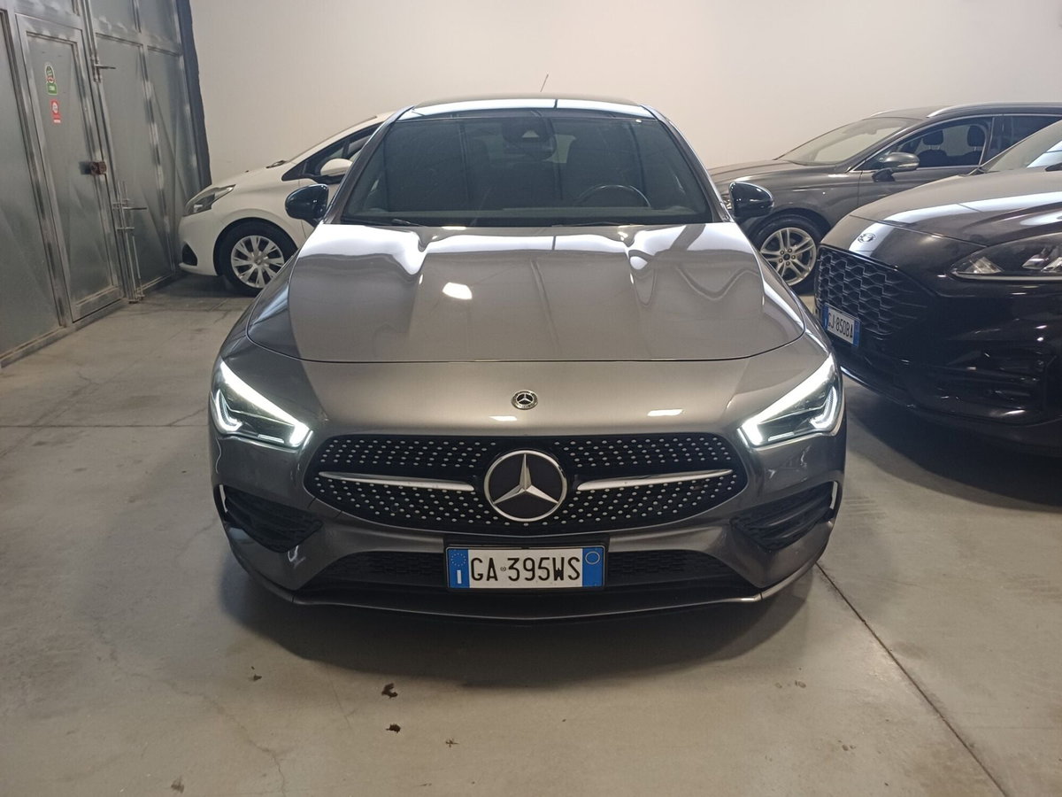 Mercedes-Benz CLA Shooting Brake 200 d Automatic Shooting Brake Sport (3)