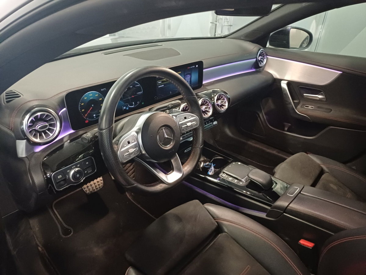 Mercedes-Benz CLA Shooting Brake 200 d Automatic Shooting Brake Sport (4)