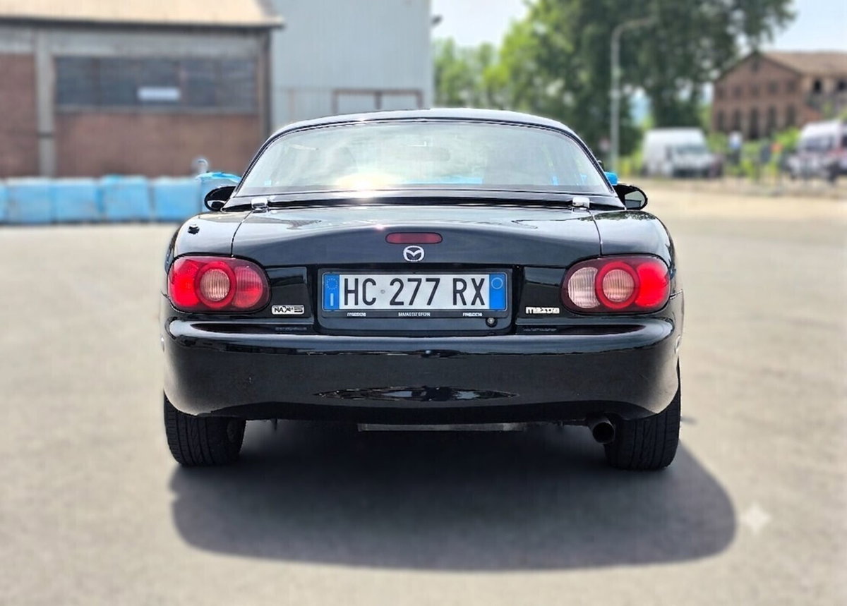Mazda MX-5 1.6i 16V cat Backstage (14)