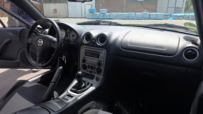 Mazda MX-5 1.6i 16V cat Backstage (9)