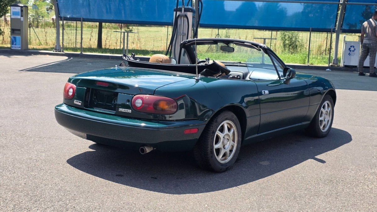 Mazda MX-5 1.8i 16V cat (18)