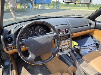 Mazda MX-5 1.8i 16V cat (2)