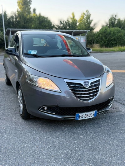Lancia Ypsilon 1.2 69 CV 5 porte Platinum usata