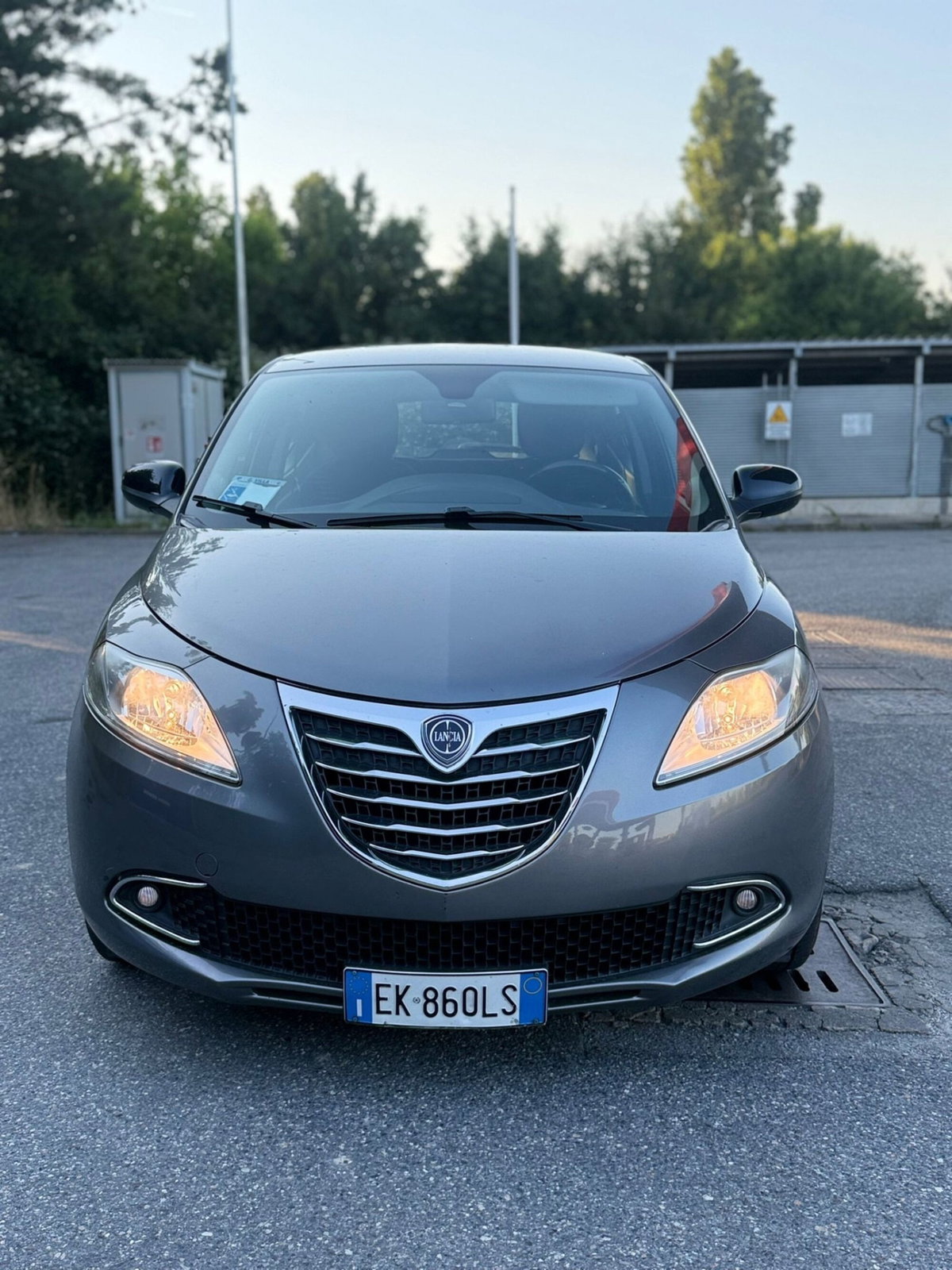 Lancia Ypsilon 1.2 69 CV 5 porte Platinum (3)