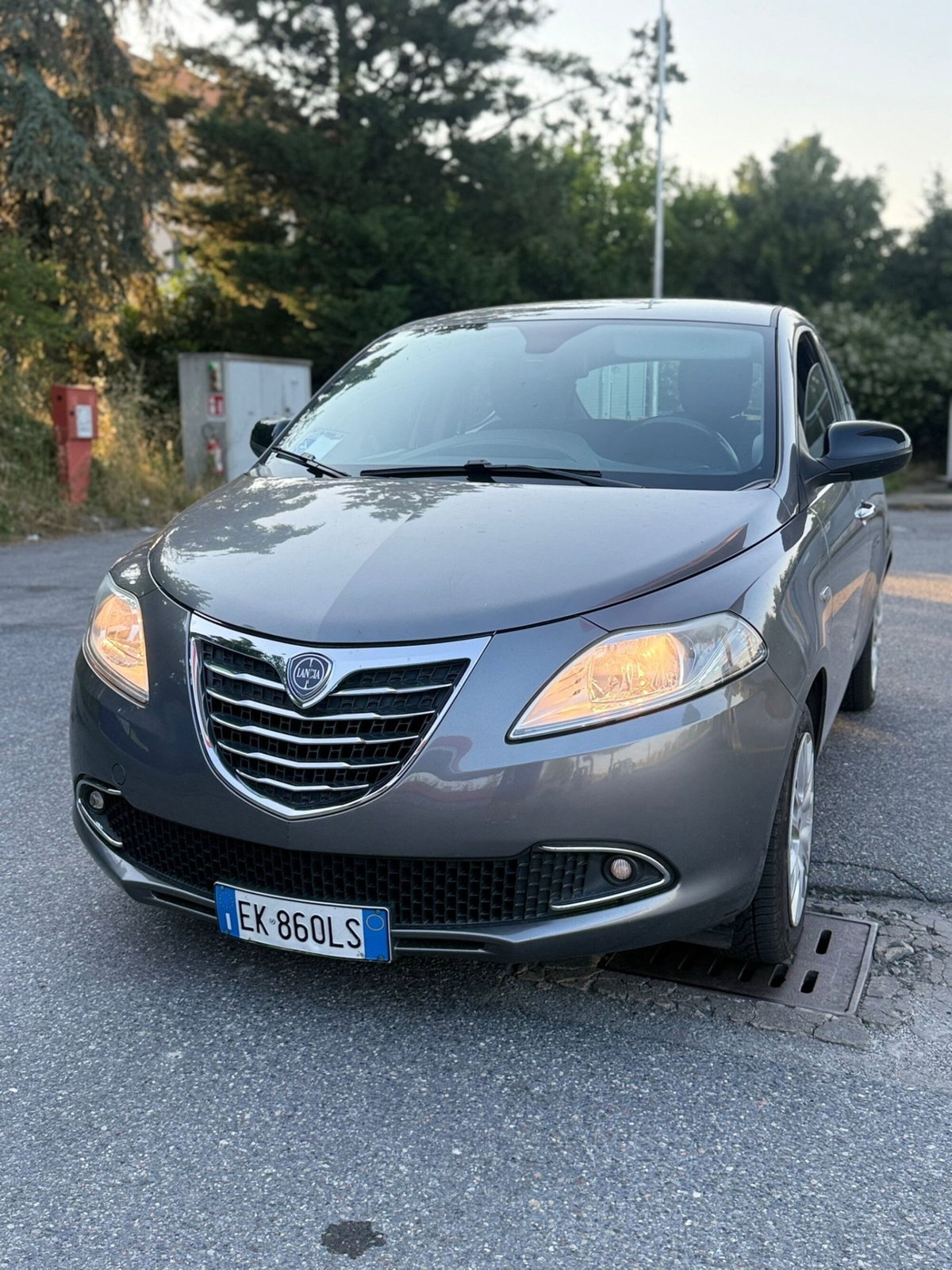 Lancia Ypsilon 1.2 69 CV 5 porte Platinum (4)