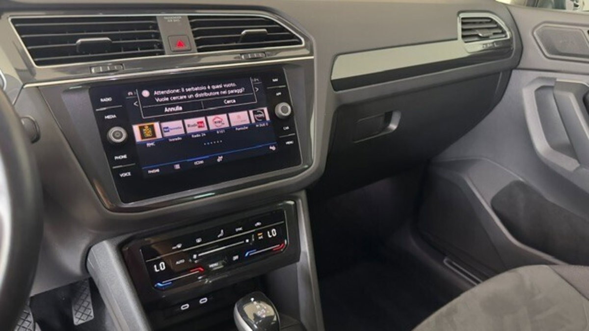 Volkswagen Tiguan 2.0 TDI 150 CV SCR DSG 4MOTION Elegance (11)