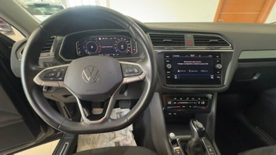 Volkswagen Tiguan 2.0 TDI 150 CV SCR DSG 4MOTION Elegance (12)