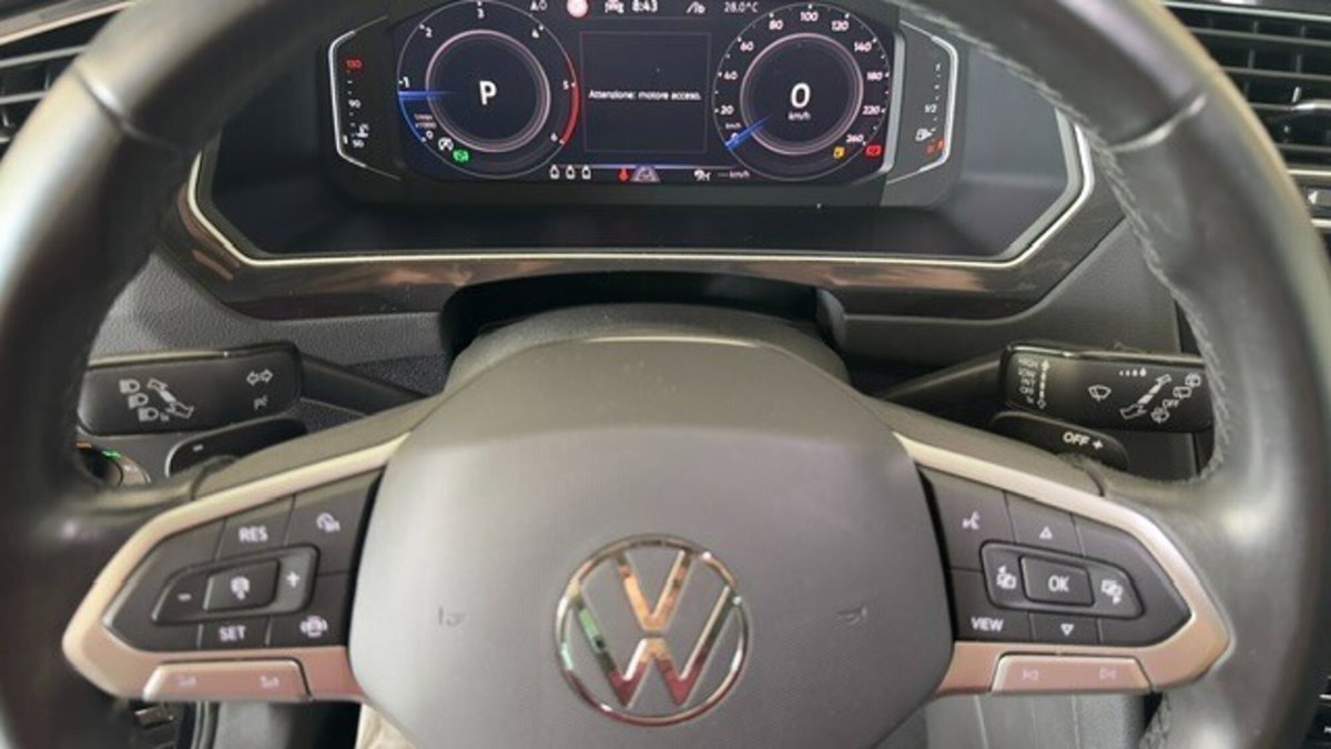 Volkswagen Tiguan 2.0 TDI 150 CV SCR DSG 4MOTION Elegance (19)