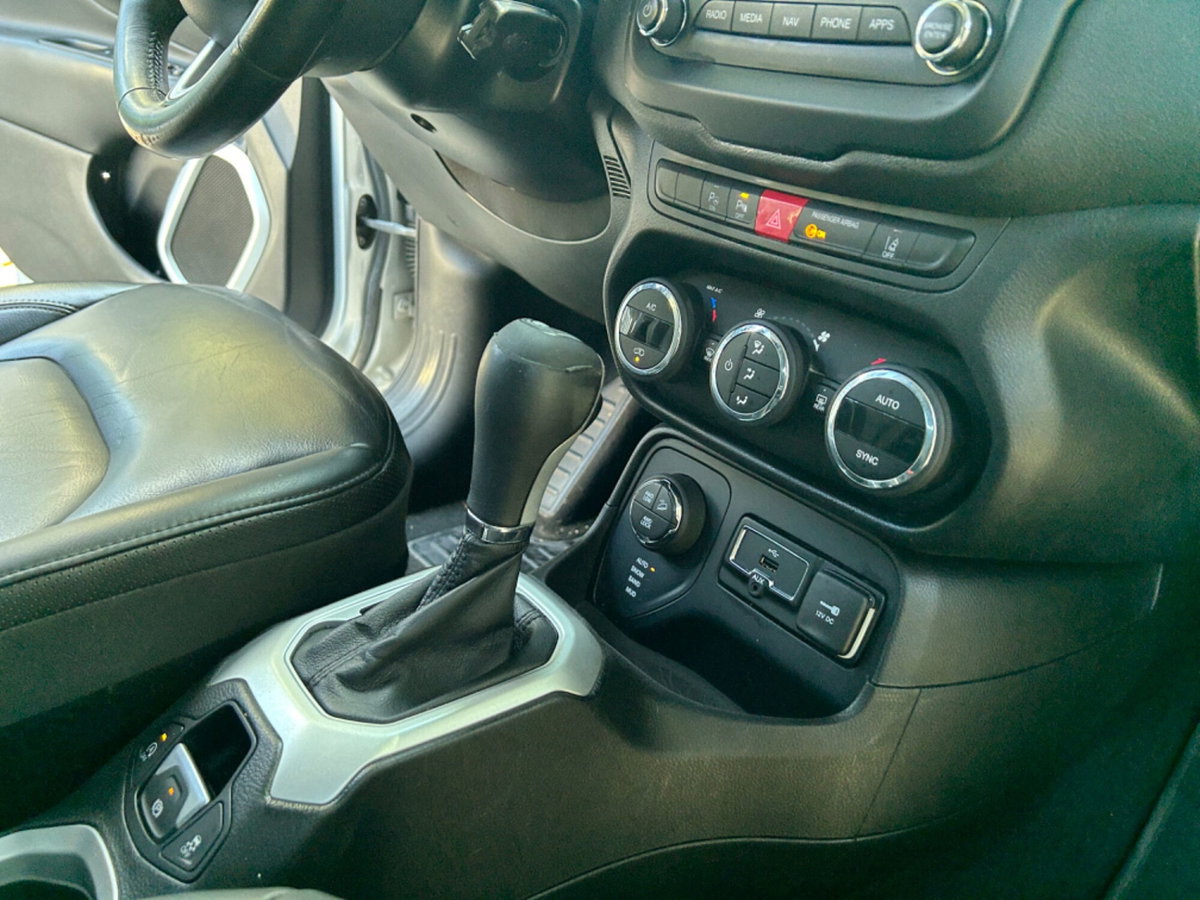 Jeep Renegade 2.0 Mjt 140CV 4WD Active Drive Low Limited (8)