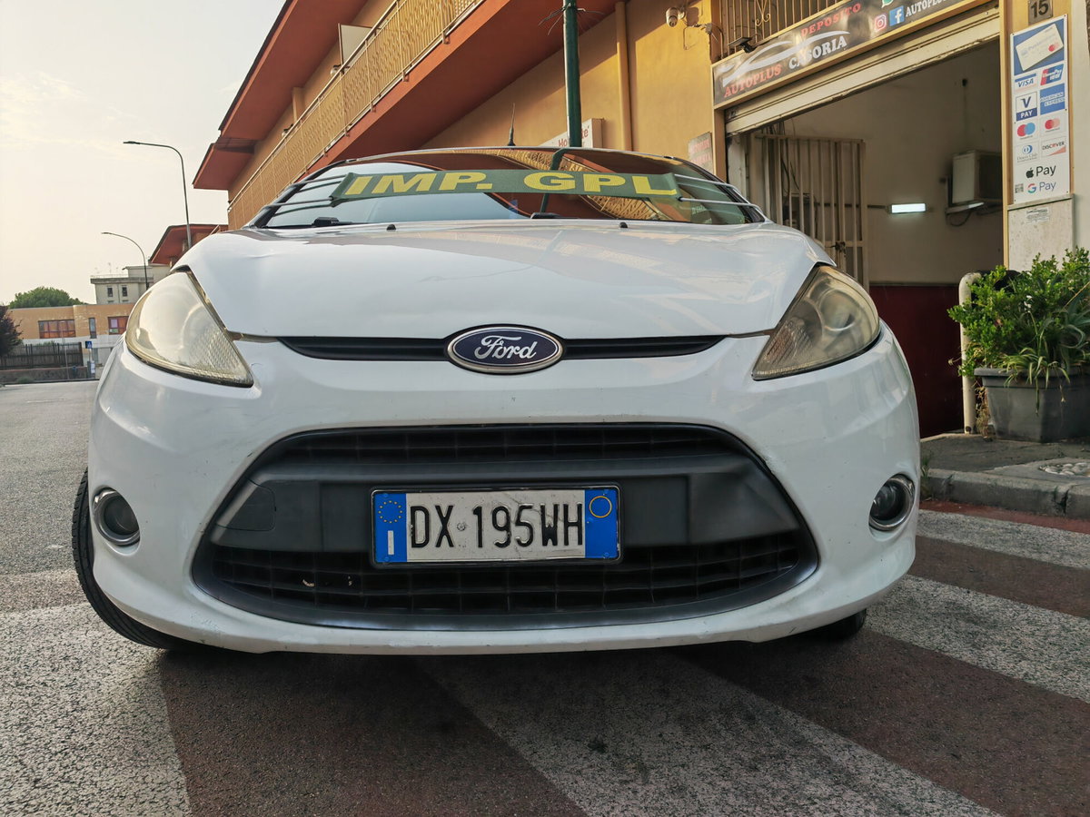 Ford Fiesta 1.4 5 porte Bz.- GPL Titanium