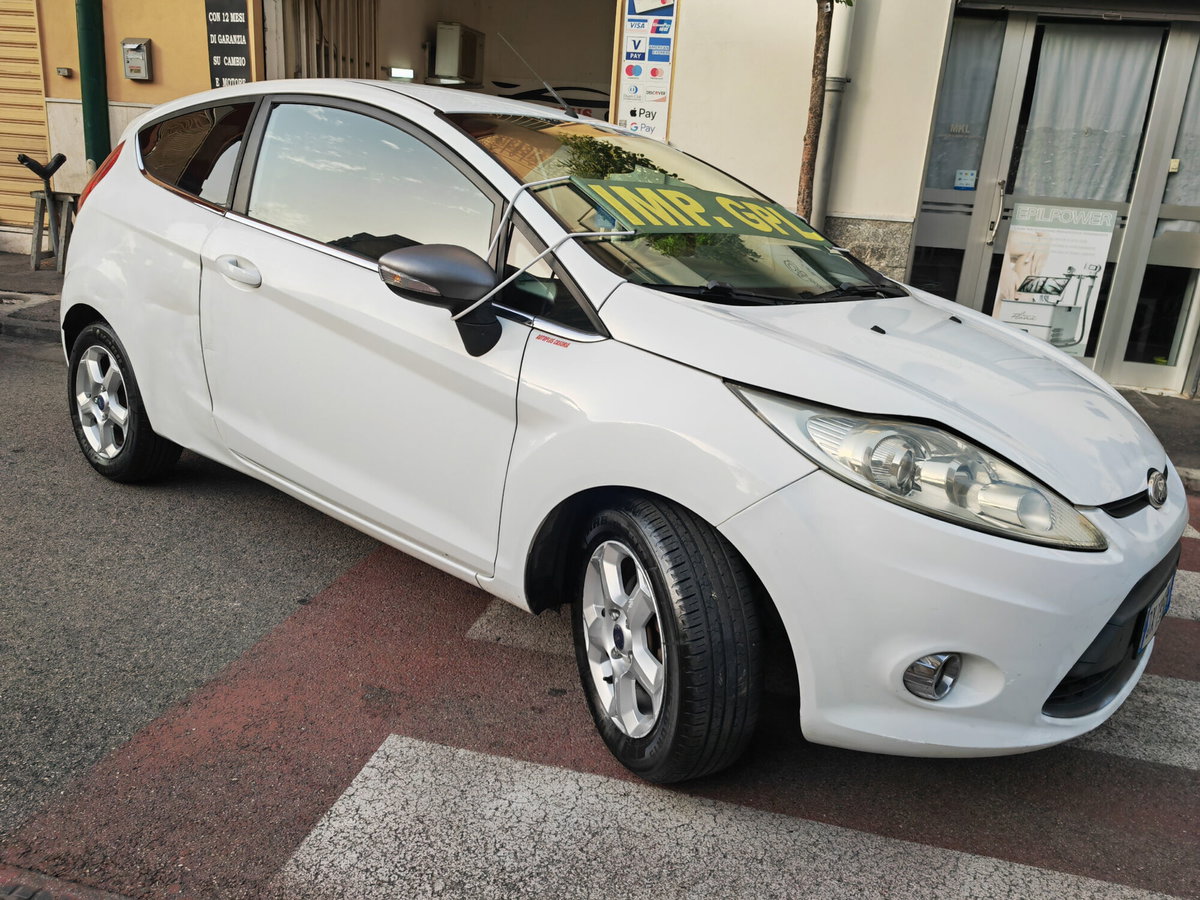 Ford Fiesta 1.4 5 porte Bz.- GPL Titanium (3)