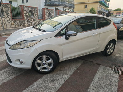 Ford Fiesta 1.4 5 porte Bz.- GPL Titanium (4)