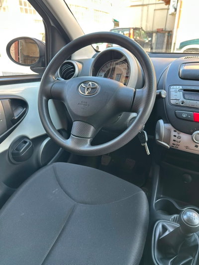 Toyota Aygo 1.0 12V VVT-i 5 porte Active Connect (10)