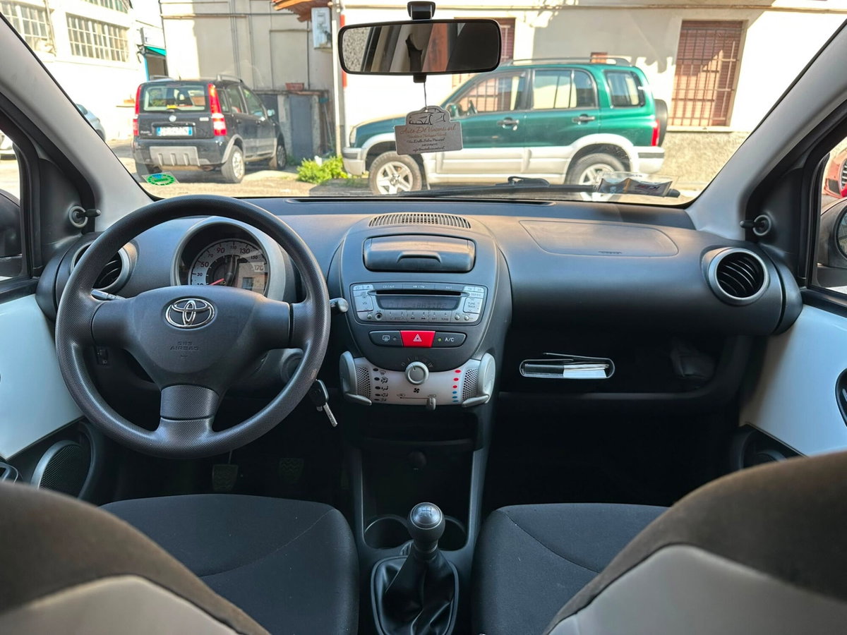 Toyota Aygo 1.0 12V VVT-i 5 porte Active Connect (12)