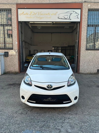 Toyota Aygo 1.0 12V VVT-i 5 porte Active Connect (2)