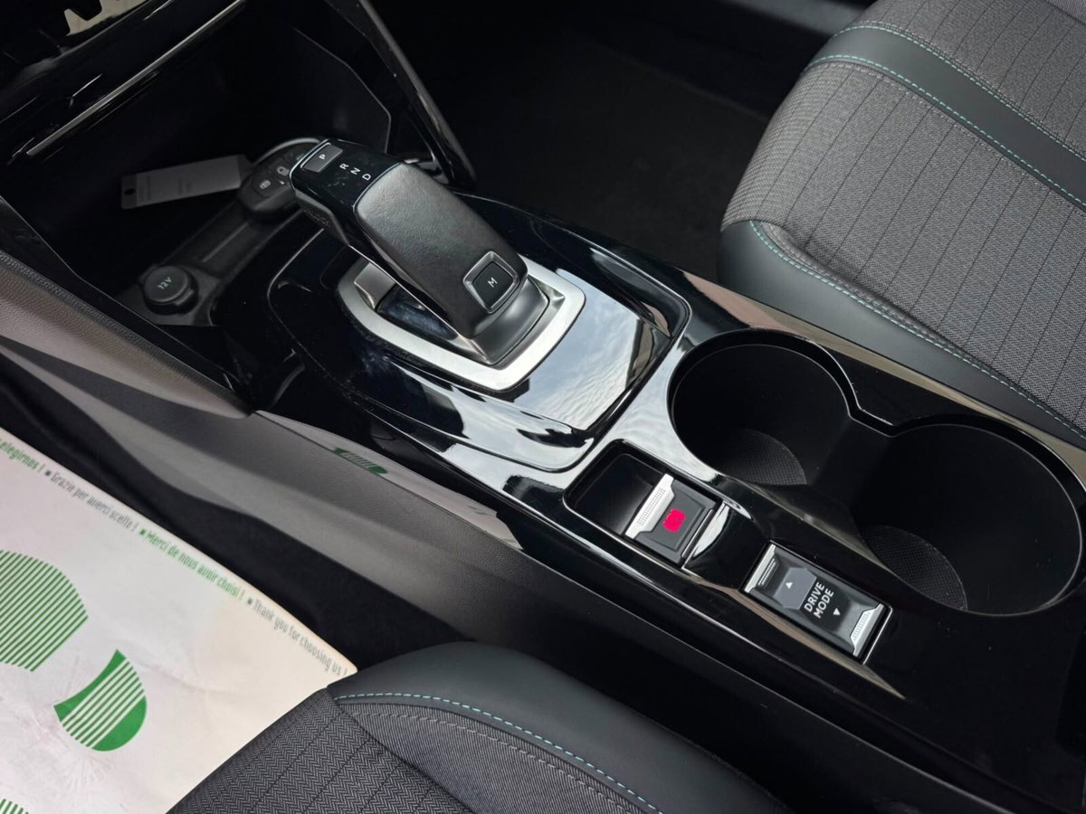 Peugeot 3008 BlueHDi 130 S&S EAT8 Allure Pack (11)