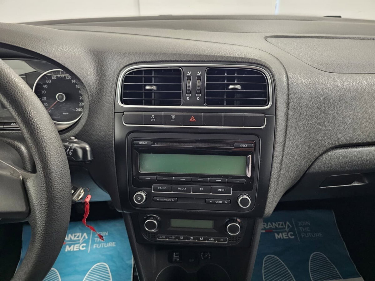 Volkswagen Polo 1.4 5 porte Comfortline BiFuel (8)