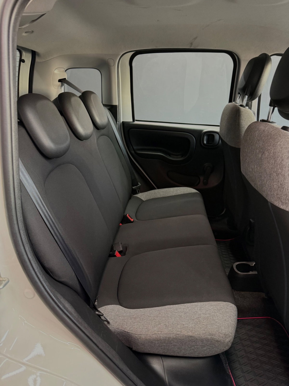Fiat Panda 1.0 FireFly S&S Hybrid City Cross (16)