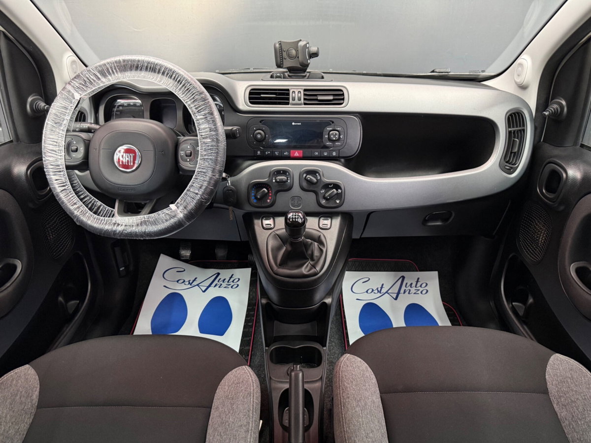 Fiat Panda 1.0 FireFly S&S Hybrid City Cross (9)