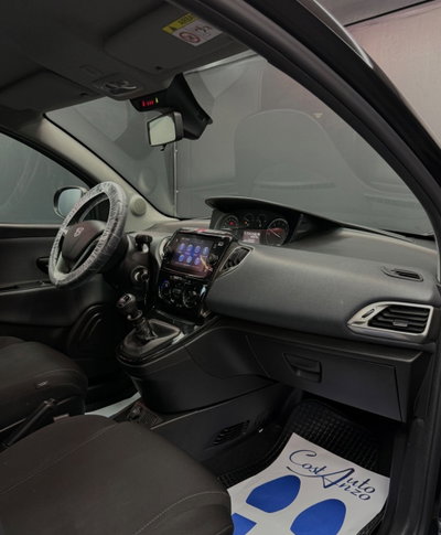 Lancia Ypsilon 1.0 FireFly 5 porte S&S Hybrid Ecochic Gold (10)