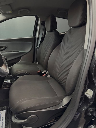 Lancia Ypsilon 1.0 FireFly 5 porte S&S Hybrid Ecochic Gold (14)